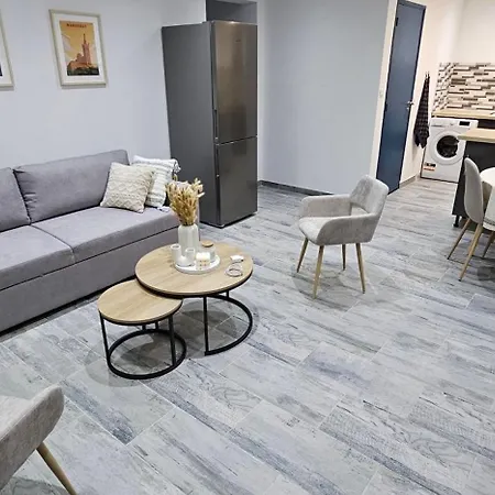 Neuf Apartment *
